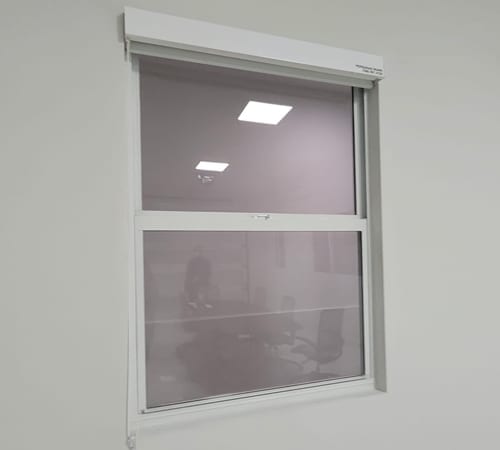 SINGLE HUNG WINDOW